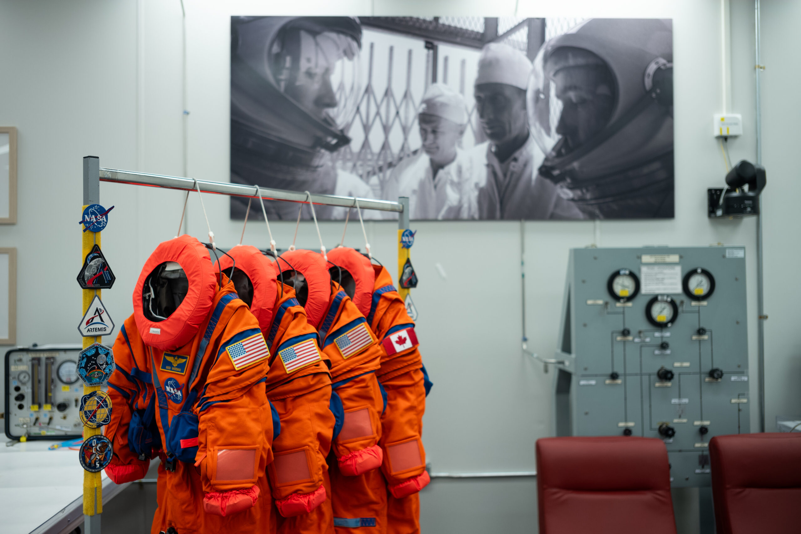 artemis ii crew’s suits