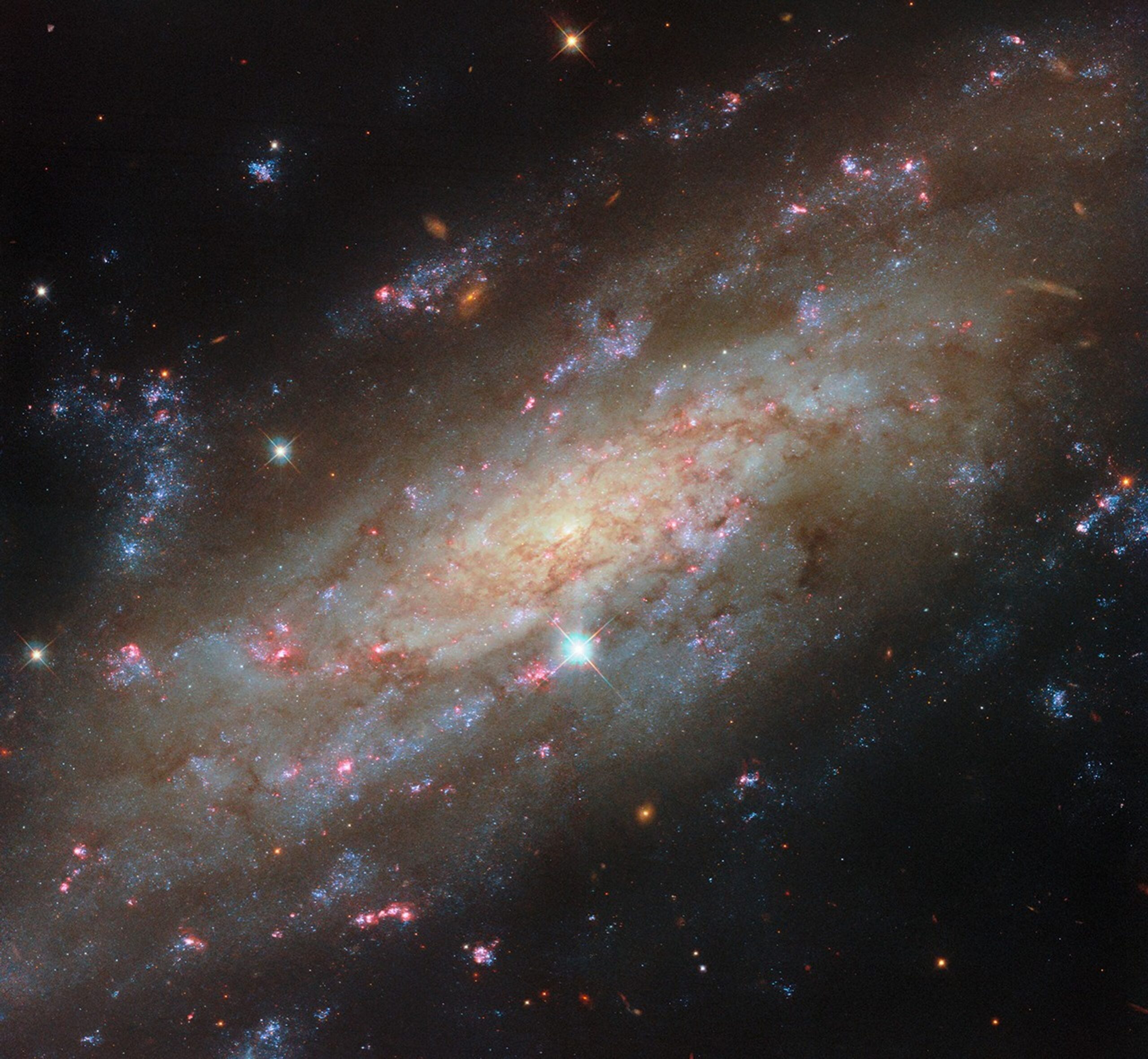 hubble spots a starry spiral
